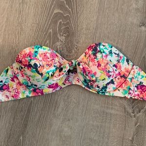 Strapless bikini top